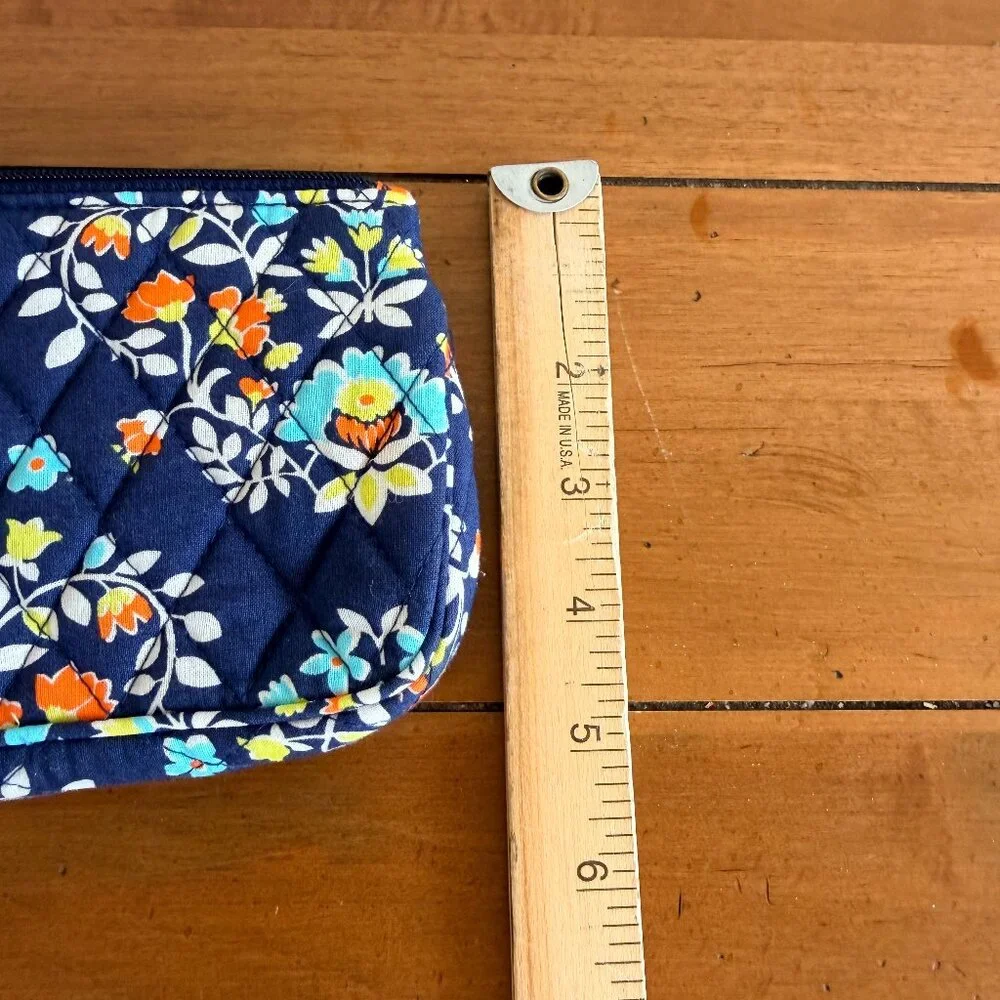 Vera Bradley measurements zipper tab